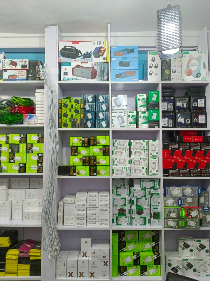Chargers, Power Banks & Accessories